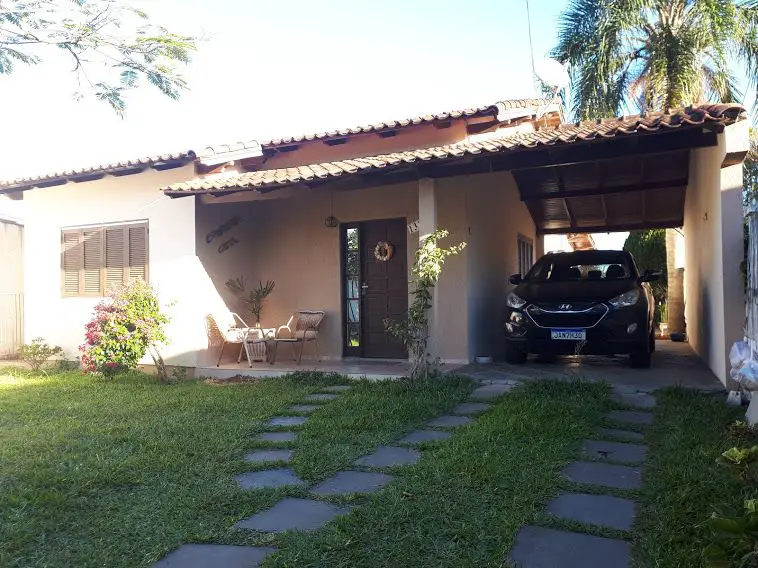 Foto 1 de Casa com 4 Quartos à venda, 150m² em Fiuza, Viamão