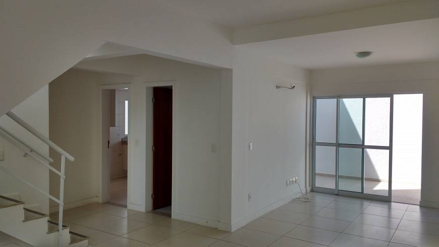 Foto 5 de Casa com 4 Quartos para alugar, 210m² em Glória, Macaé