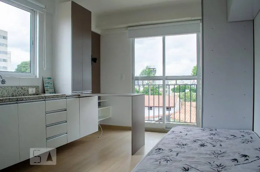 Foto 1 de Apartamento com 1 Quarto para alugar, 25m² em Portão, Curitiba