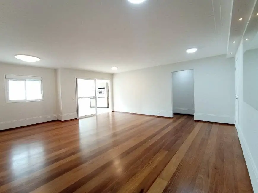 Foto 1 de Apartamento com 3 Quartos para alugar, 135m² em Consolação, São Paulo