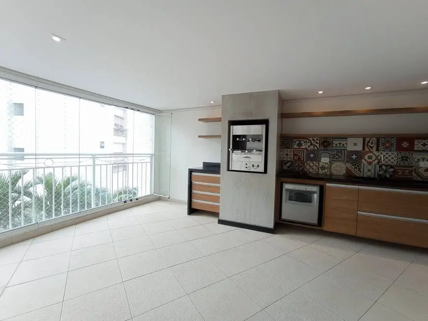 Foto 2 de Apartamento com 3 Quartos para alugar, 135m² em Consolação, São Paulo