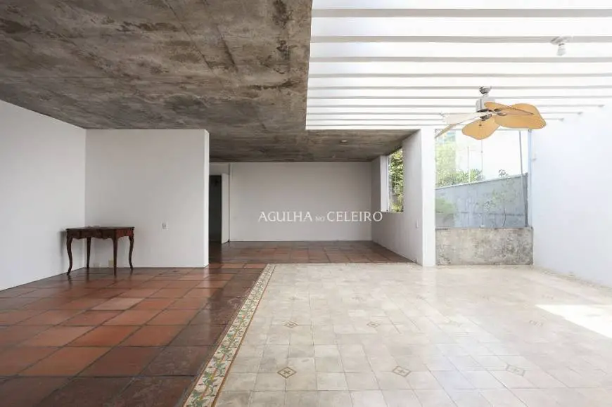 Foto 3 de Casa com 4 Quartos para alugar, 405m² em Alto de Pinheiros, São Paulo