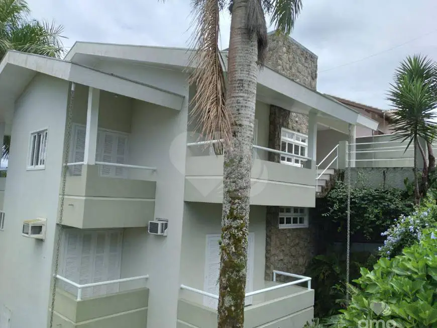 Foto 3 de Casa com 4 Quartos para alugar, 316m² em Jardim Maluche, Brusque