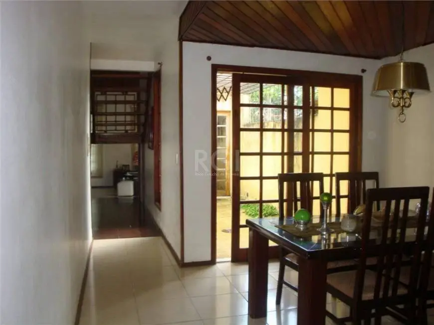 Foto 4 de Casa com 4 Quartos à venda, 240m² em Nonoai, Porto Alegre