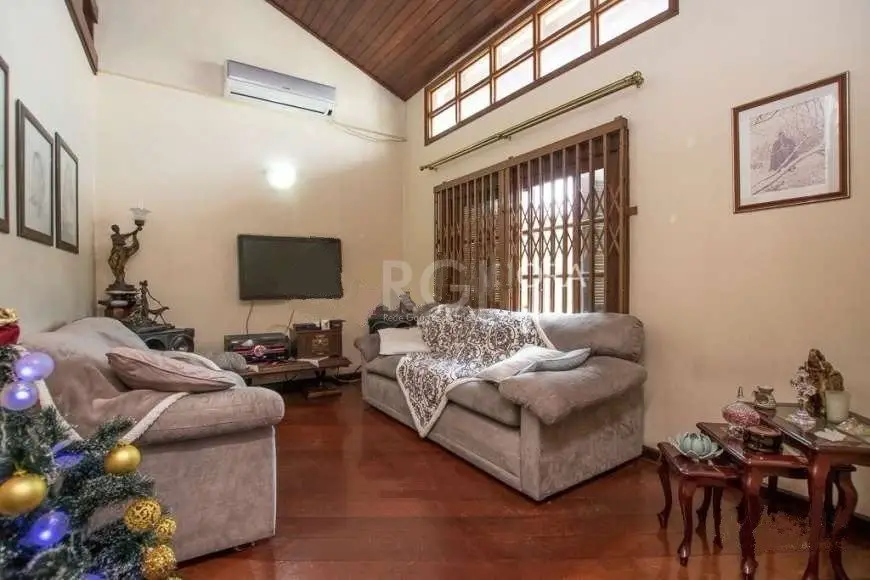 Foto 4 de Casa com 4 Quartos à venda, 450m² em Partenon, Porto Alegre
