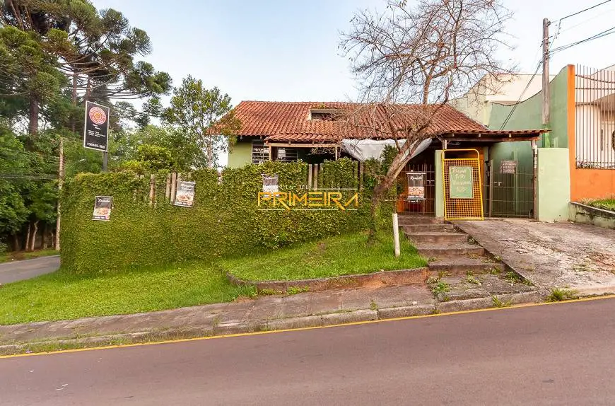 Foto 1 de Casa com 4 Quartos à venda, 330m² em Vista Alegre, Curitiba