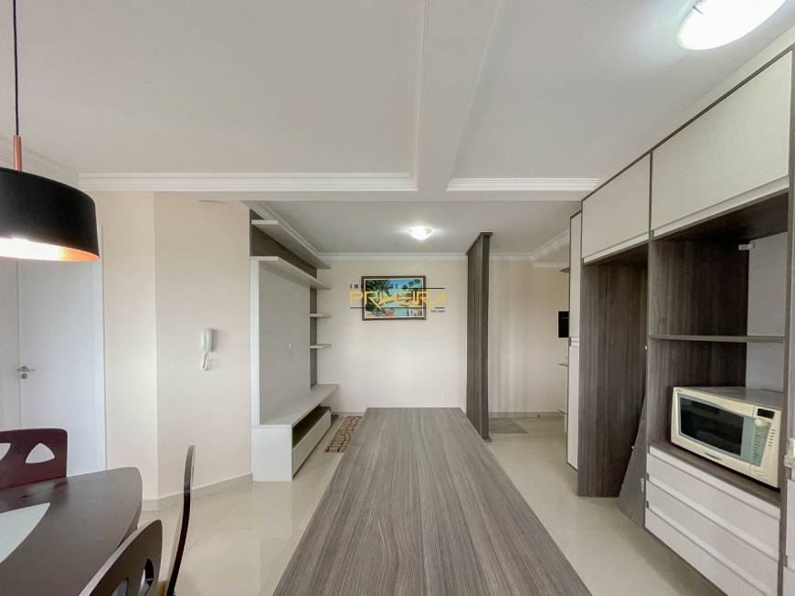 Foto 1 de Apartamento com 2 Quartos à venda, 62m² em Uberaba, Curitiba