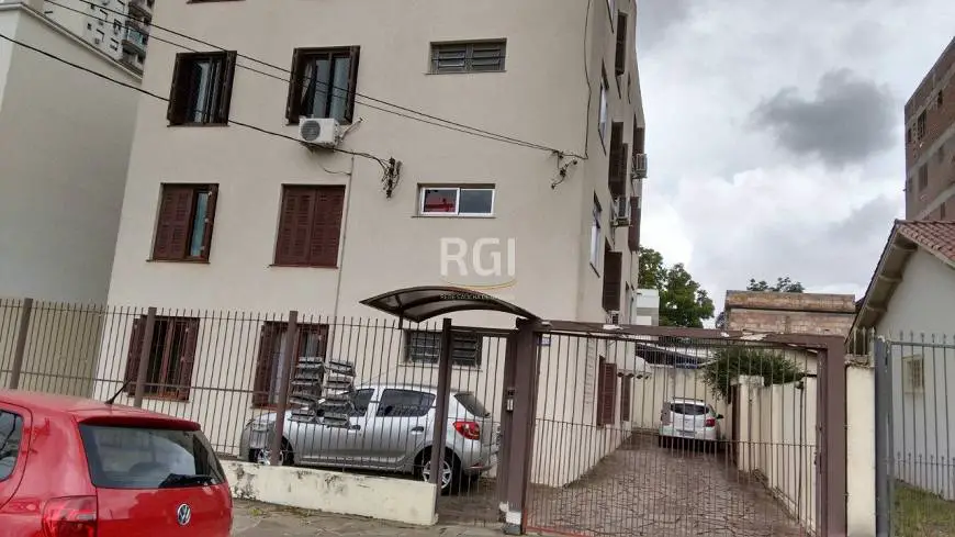 Foto 1 de Apartamento com 3 Quartos à venda, 70m² em Santa Maria Goretti, Porto Alegre