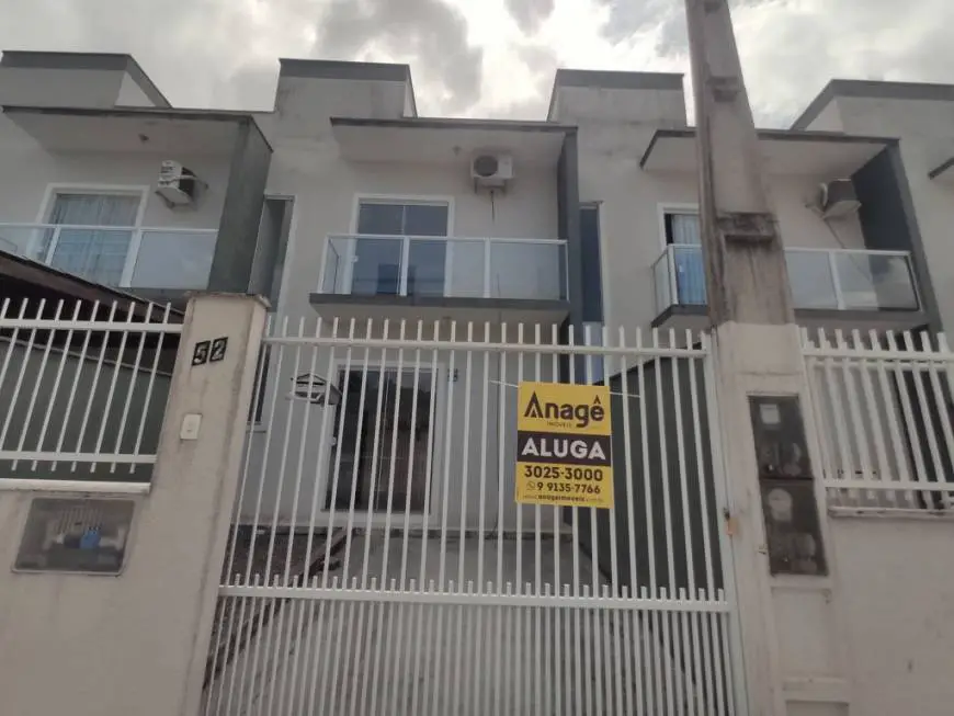 Foto 1 de Casa com 2 Quartos para alugar, 80m² em Itaum, Joinville