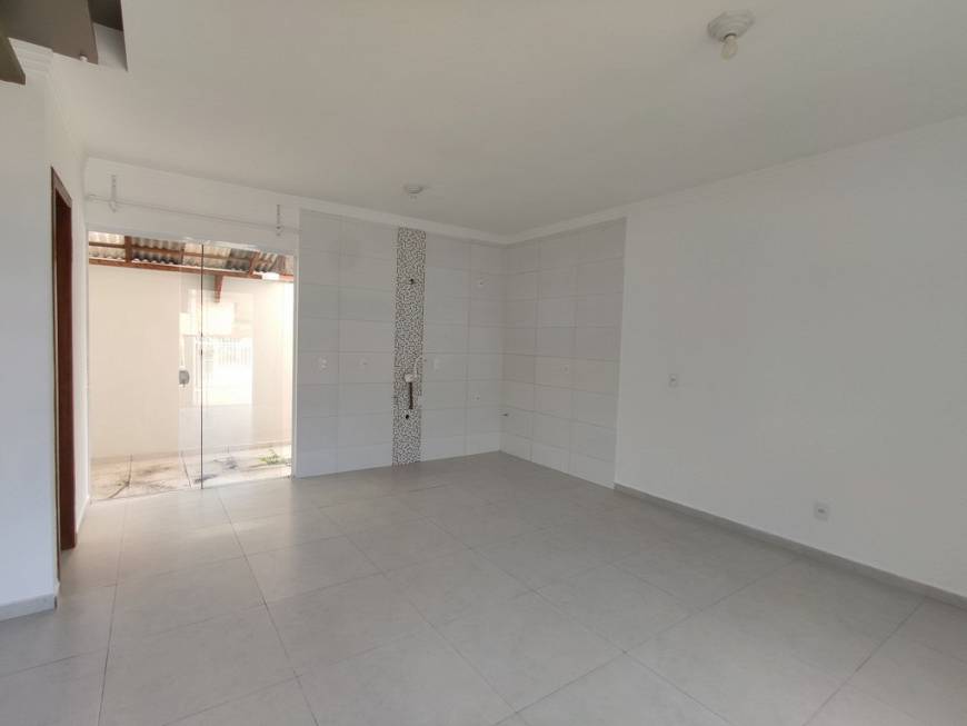Foto 3 de Casa com 2 Quartos para alugar, 80m² em Itaum, Joinville