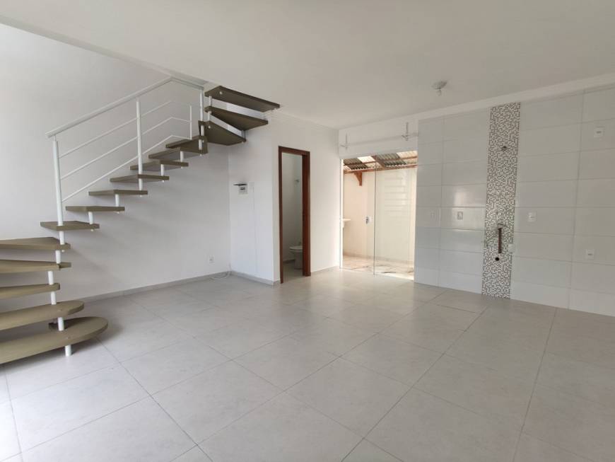 Foto 4 de Casa com 2 Quartos para alugar, 80m² em Itaum, Joinville