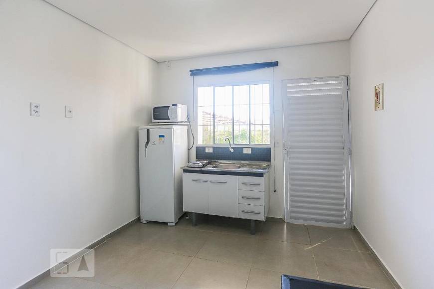 Foto 2 de Apartamento com 1 Quarto para alugar, 18m² em Jardim Ester Yolanda, São Paulo