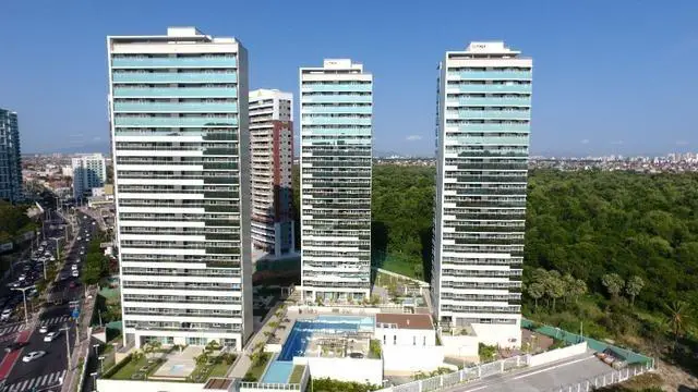 Foto 1 de Apartamento com 3 Quartos à venda, 111m² em Guararapes, Fortaleza