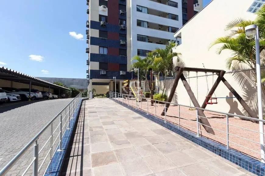 Foto 3 de Apartamento com 3 Quartos à venda, 90m² em Santana, Porto Alegre