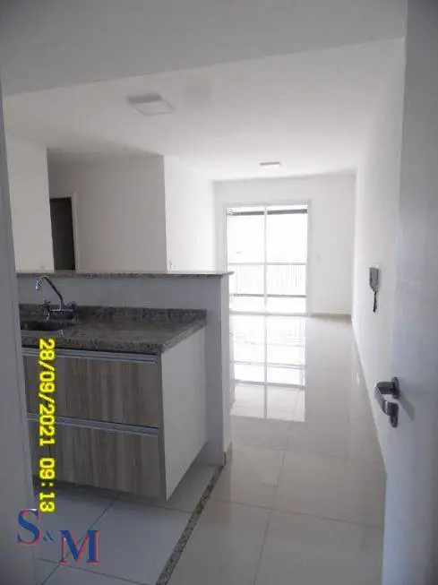 Foto 4 de Apartamento com 3 Quartos para alugar, 76m² em Vila Scarpelli, Santo André