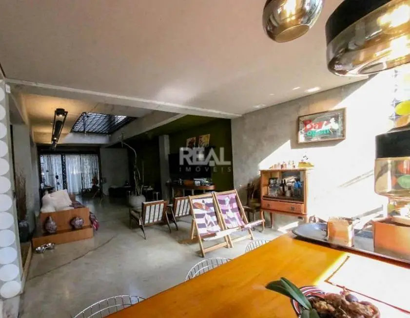 Foto 1 de Casa com 3 Quartos para alugar, 360m² em Grajaú, Belo Horizonte