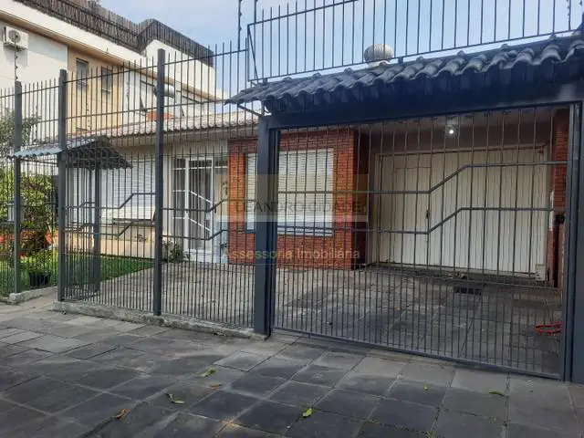 Foto 1 de Casa com 3 Quartos à venda, 250m² em Jardim Lindóia, Porto Alegre