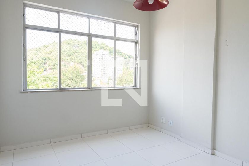 Foto 1 de Apartamento com 1 Quarto para alugar, 47m² em Centro, Niterói