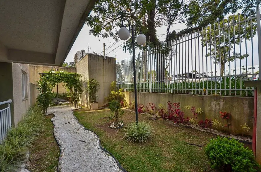 Foto 4 de Apartamento com 2 Quartos à venda, 46m² em Capão Raso, Curitiba