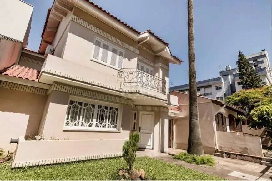 Foto 2 de Casa com 3 Quartos à venda, 377m² em Higienópolis, Porto Alegre