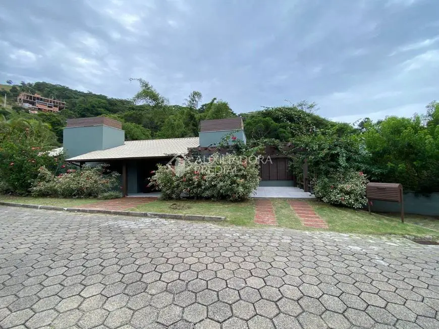 Foto 1 de Casa de Condomínio com 4 Quartos à venda, 1500m² em Morrinhos, Garopaba