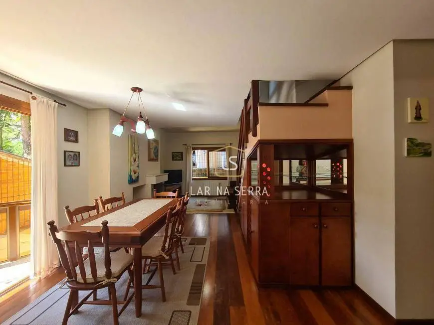 Foto 4 de Apartamento com 2 Quartos à venda, 130m² em Centro, Gramado