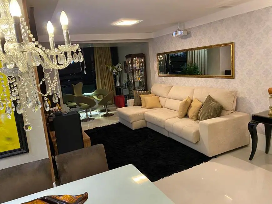 Foto 1 de Apartamento com 4 Quartos à venda, 130m² em Candelária, Natal