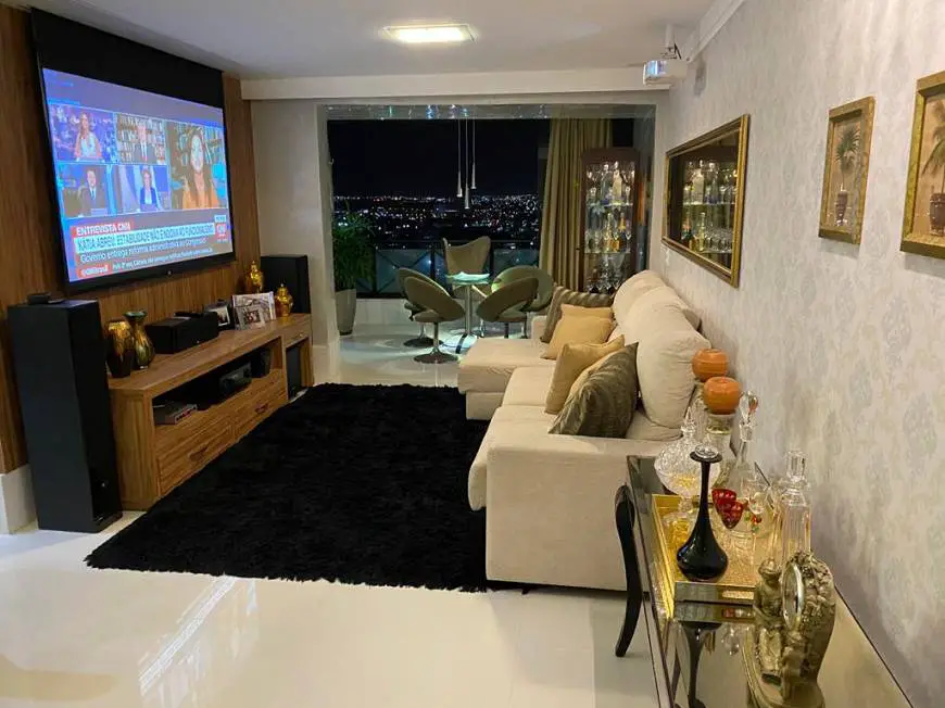 Foto 2 de Apartamento com 4 Quartos à venda, 130m² em Candelária, Natal