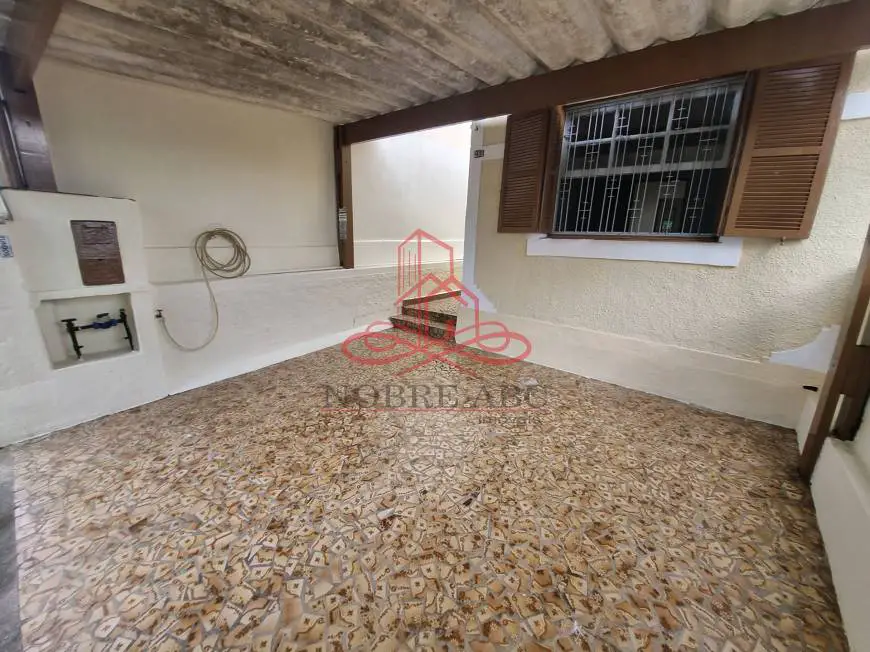 Foto 2 de Casa com 2 Quartos para alugar, 50m² em Vila Pires, Santo André