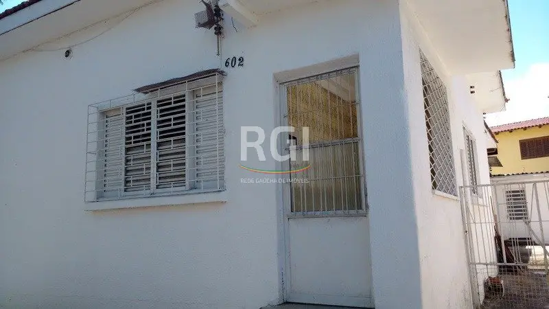 Foto 2 de Casa com 3 Quartos à venda, 300m² em Medianeira, Porto Alegre