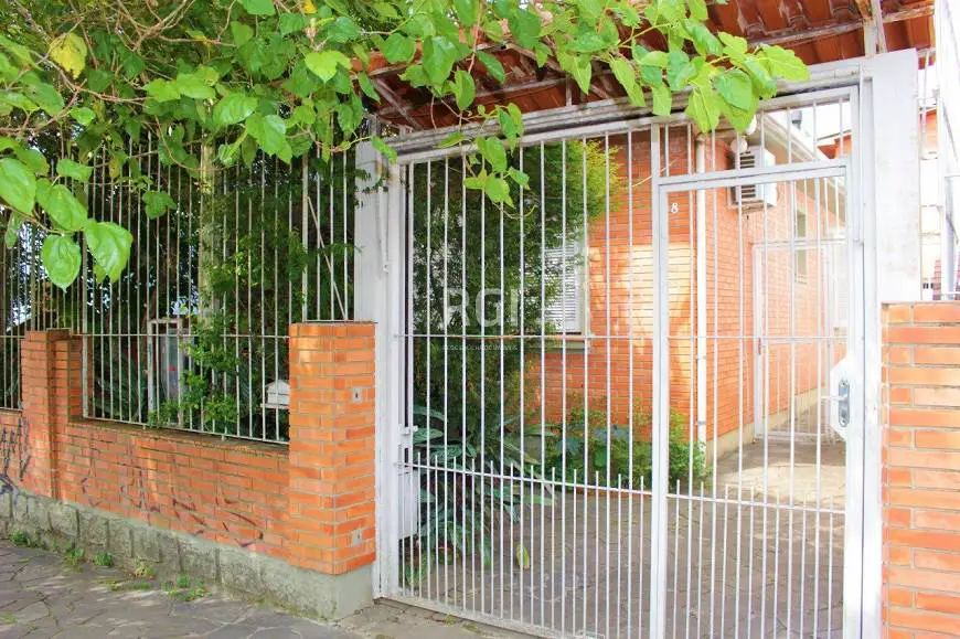 Foto 1 de Casa com 3 Quartos à venda, 208m² em Partenon, Porto Alegre