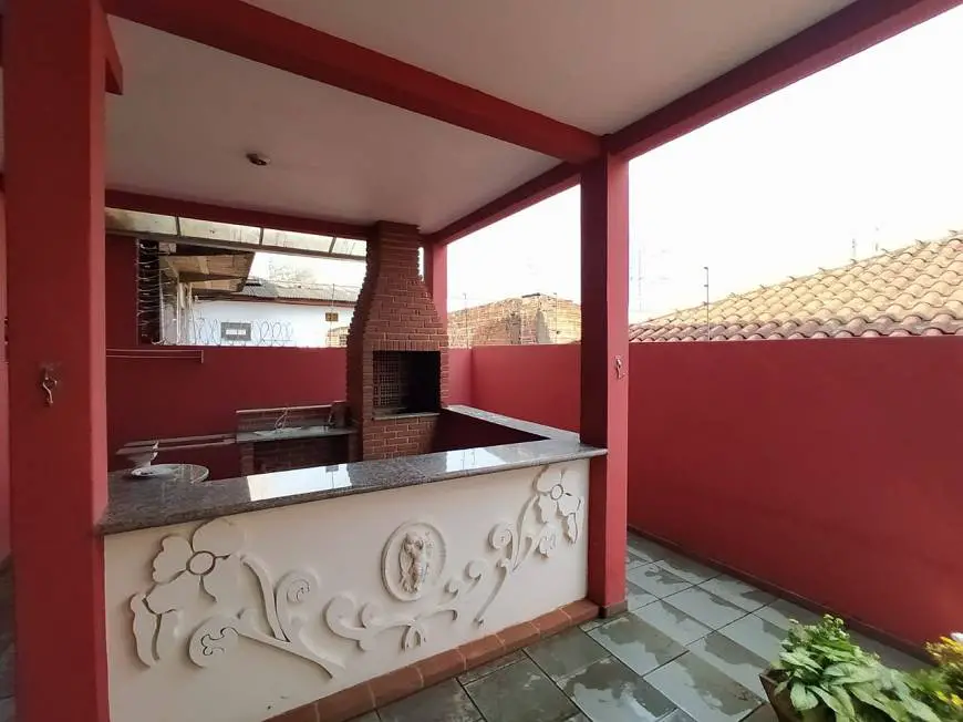 Foto 1 de Casa com 4 Quartos à venda, 113m² em Dom Pedro, Londrina