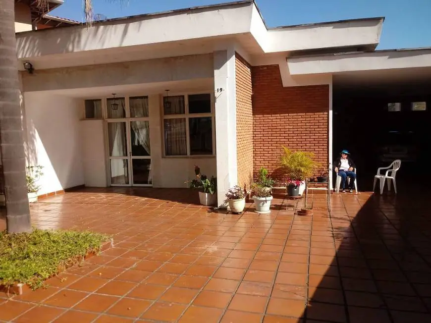 Foto 1 de Casa com 4 Quartos à venda, 230m² em Jardim Jussara, São Paulo