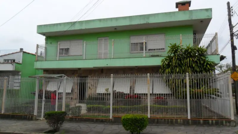 Foto 3 de Casa com 4 Quartos à venda, 273m² em Medianeira, Porto Alegre