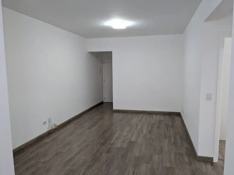 Foto 4 de Apartamento com 2 Quartos para alugar, 61m² em Centro, Curitiba