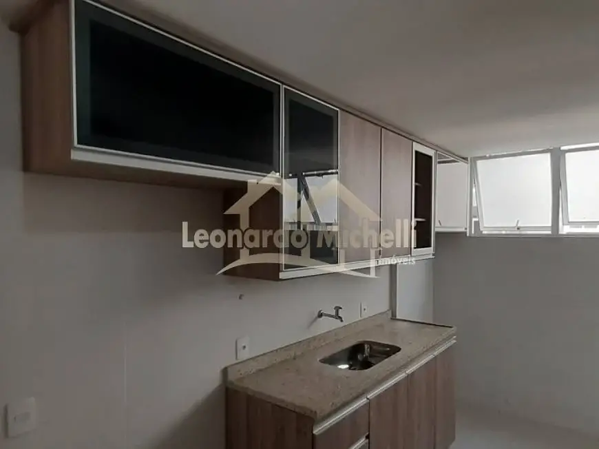 Foto 1 de Apartamento com 2 Quartos à venda, 70m² em Correas, Petrópolis