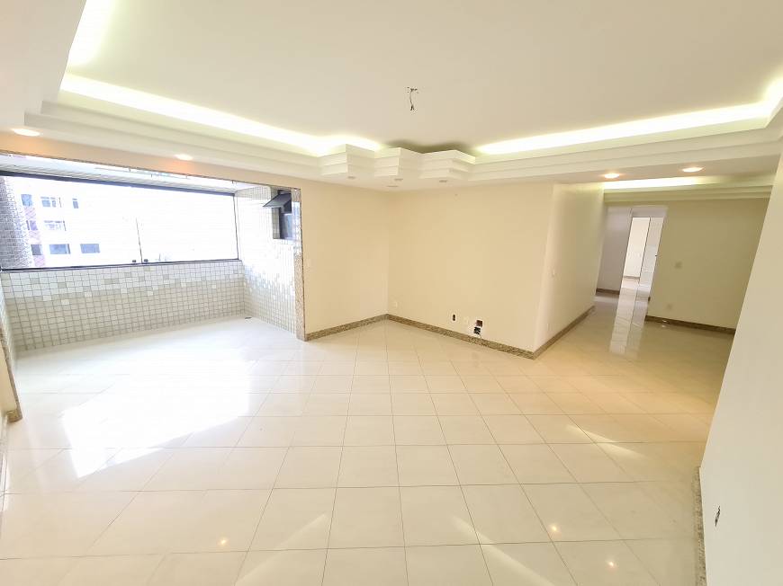 Foto 2 de Apartamento com 4 Quartos à venda, 180m² em Treze de Julho, Aracaju