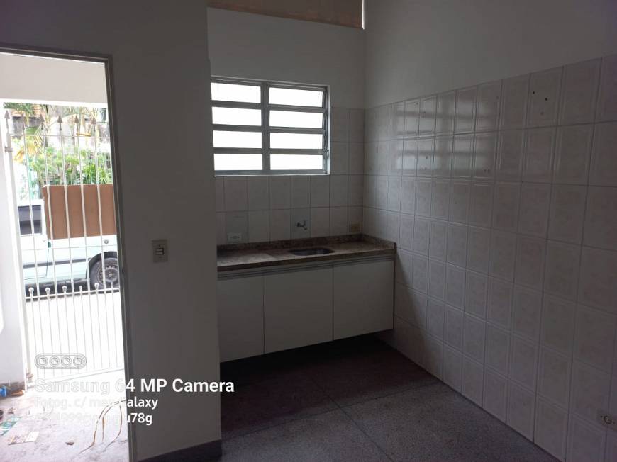 Foto 1 de Casa com 1 Quarto para alugar, 100m² em Jardim Ester Yolanda, São Paulo