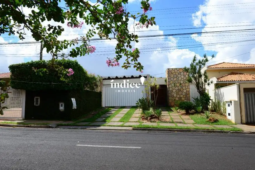 Foto 1 de Casa com 3 Quartos para alugar, 235m² em Vila Sedenho, Araraquara