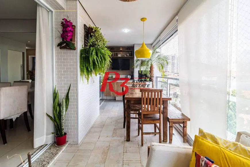 Foto 3 de Apartamento com 4 Quartos à venda, 131m² em Marapé, Santos