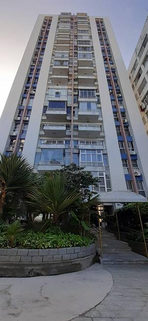 Foto 5 de Apartamento com 4 Quartos à venda, 140m² em Vitória, Salvador