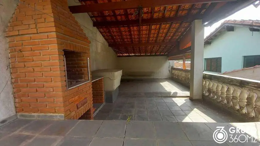 Foto 1 de Casa com 2 Quartos à venda, 140m² em Vila Luzita, Santo André