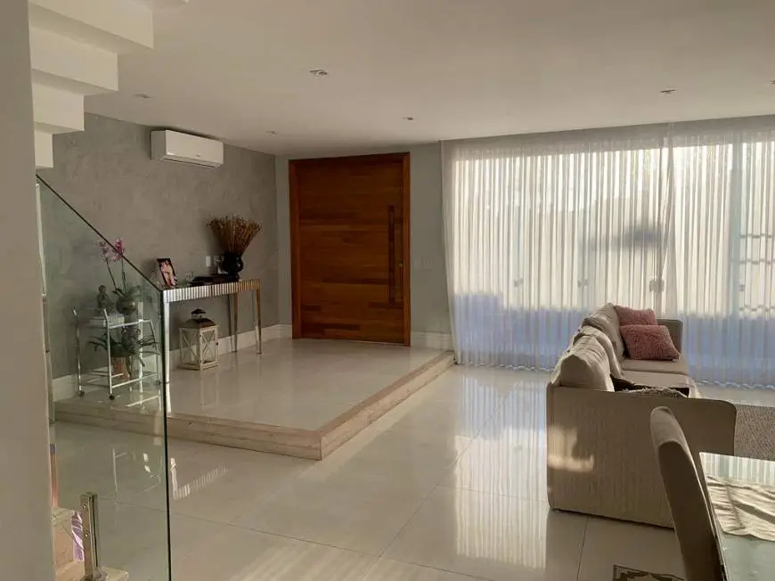 Foto 4 de Casa de Condomínio com 3 Quartos para alugar, 300m² em Recreio Dos Bandeirantes, Rio de Janeiro