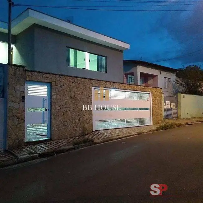 Foto 2 de Sobrado com 4 Quartos à venda, 230m² em Demarchi, São Bernardo do Campo