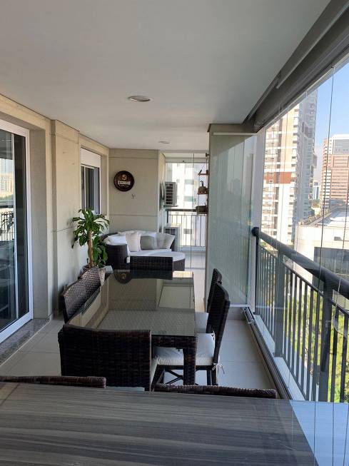 Foto 1 de Apartamento com 3 Quartos para alugar, 138m² em Santo Amaro, São Paulo