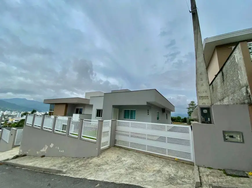 Foto 1 de Casa com 2 Quartos à venda, 110m² em Vila Baependi, Jaraguá do Sul