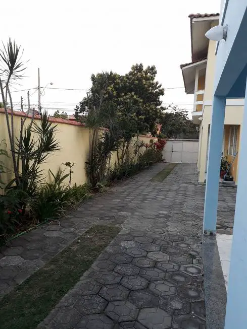 Foto 3 de Casa de Condomínio com 3 Quartos para alugar, 120m² em Costazul, Rio das Ostras