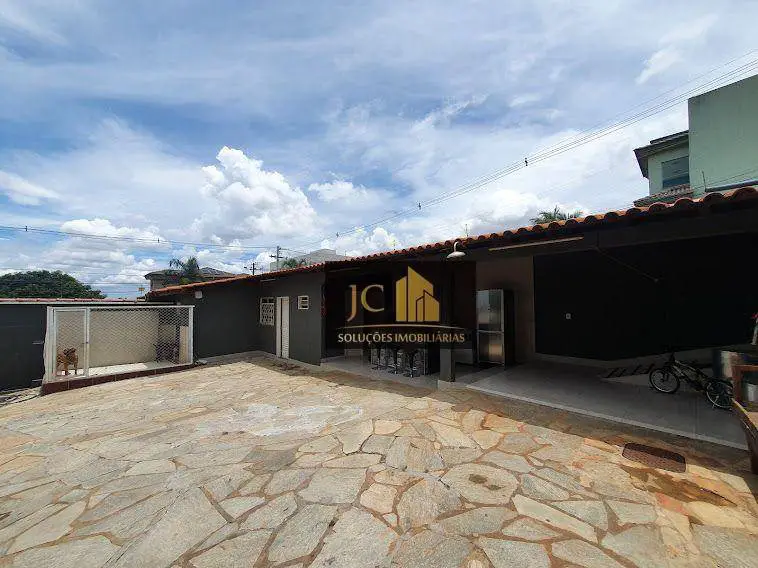 Foto 1 de Casa de Condomínio com 3 Quartos à venda, 400m² em Setor Habitacional Samambaia, Vicente Pires