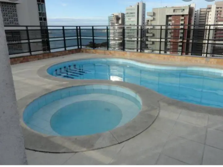 Foto 3 de Apartamento com 2 Quartos para alugar, 55m² em Meireles, Fortaleza