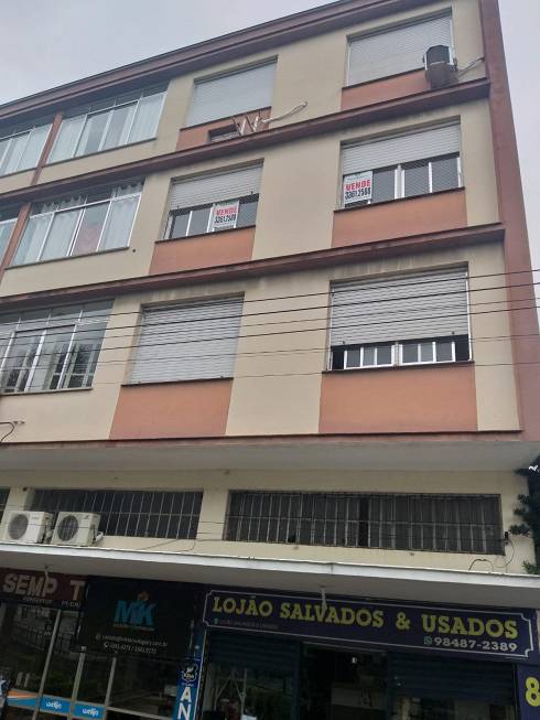 Foto 1 de Apartamento com 3 Quartos para venda ou aluguel, 80m² em Passo da Areia, Porto Alegre